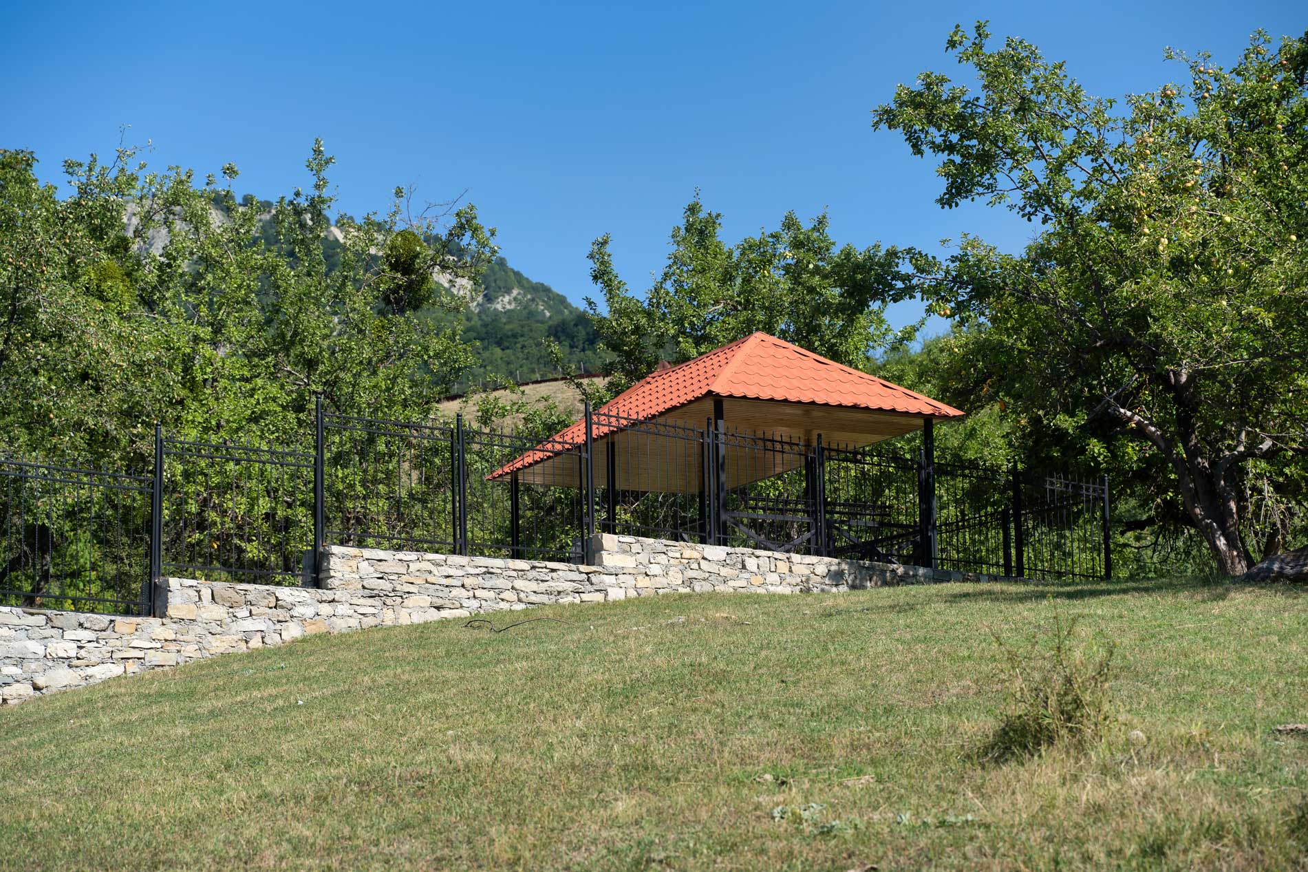 Muju cemetery