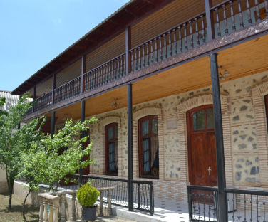 Enjoy a day trip toJewish sites in Oguz