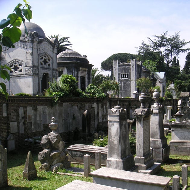 Verano Monumental Cemetery