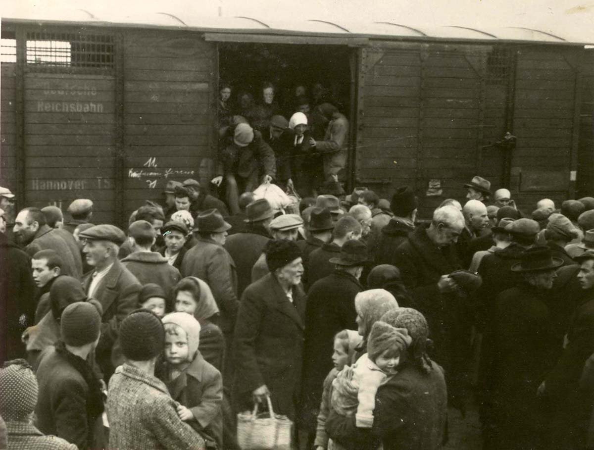Jewish Diaspora Virtual Tours: The Anne Frank House, Auschwitz, and Jewish Europe